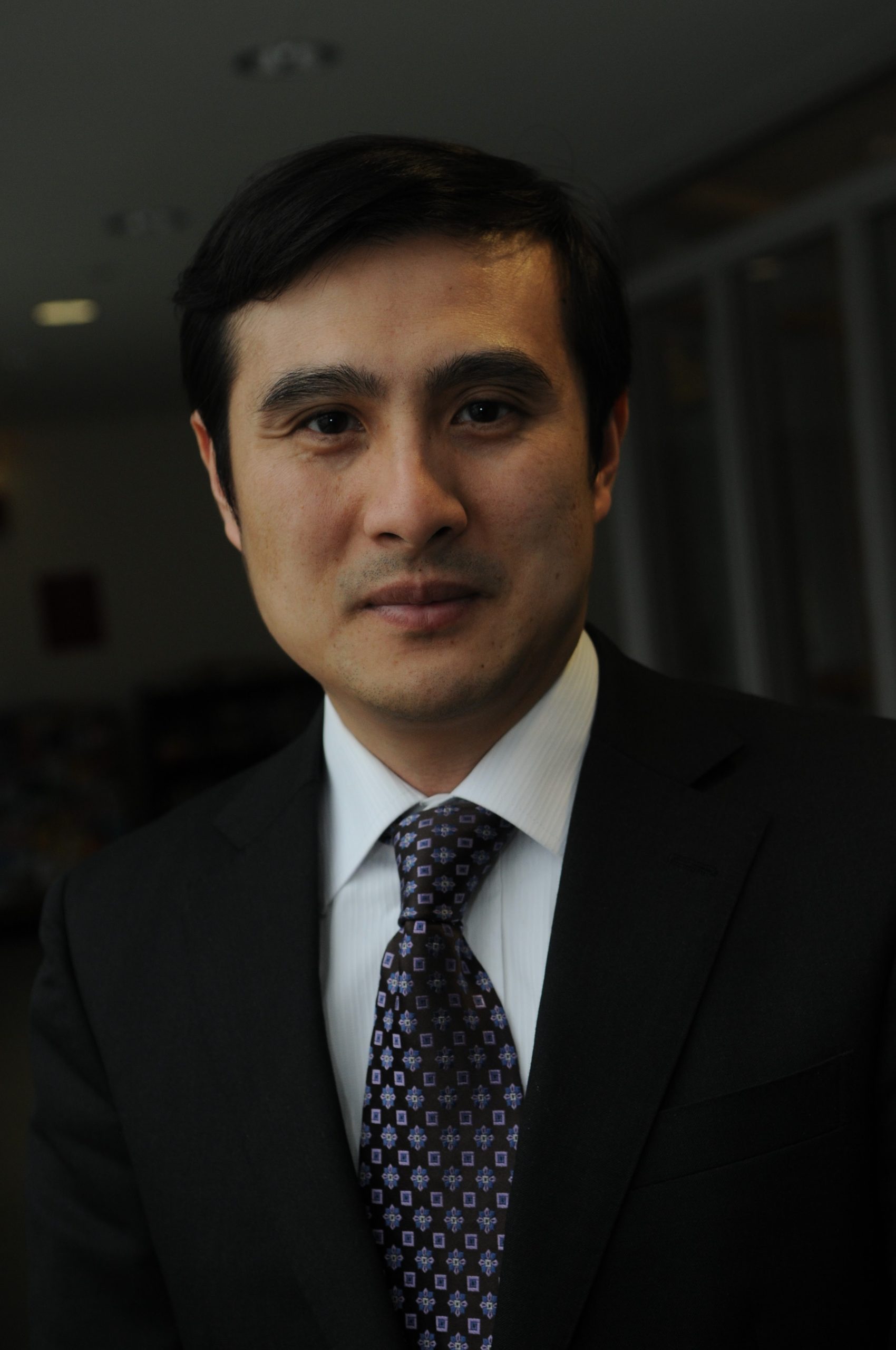 Headshot of Dr. William Hsu, former Harvard diabetes expert and current hief Medical Officer at L-Nutra