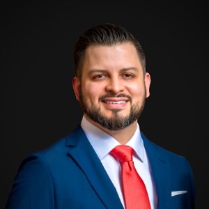 Dr. Fernando Ovalle Jr. is a double board-certified plastic surgeon and obesity medicine specialist dedicated to personalized care and innovative body contouring.