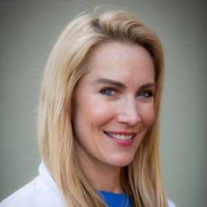 Headshot of Christine Greves, M.D.