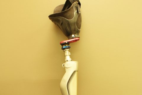 Prosthetic leg for amputee