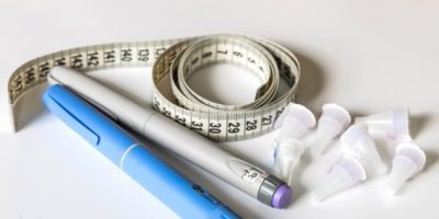 Injectable drug pens, measuring tape