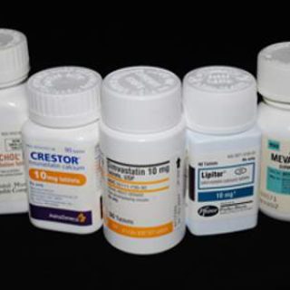 Lipitor, Crestor an other Statin drug bottles