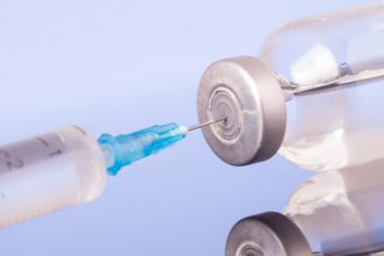 Needle pulling steroid from bottle